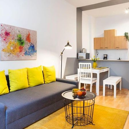 Cozy 2 Room Apartment Next To Hermannstrasse Берлин Экстерьер фото