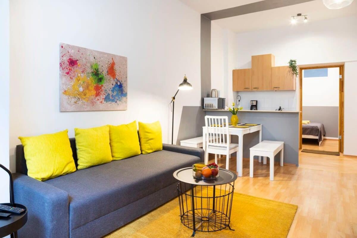 Cozy 2 Room Apartment Next To Hermannstrasse Берлин Экстерьер фото