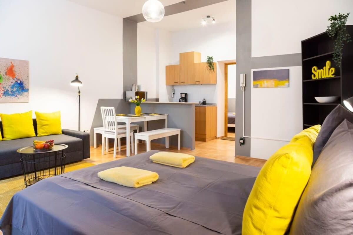 Cozy 2 Room Apartment Next To Hermannstrasse Берлин Экстерьер фото