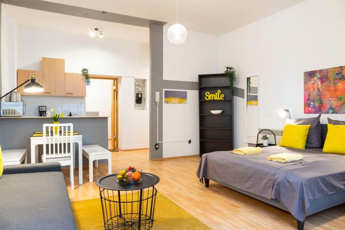 Cozy 2 Room Apartment Next To Hermannstrasse Берлин Экстерьер фото