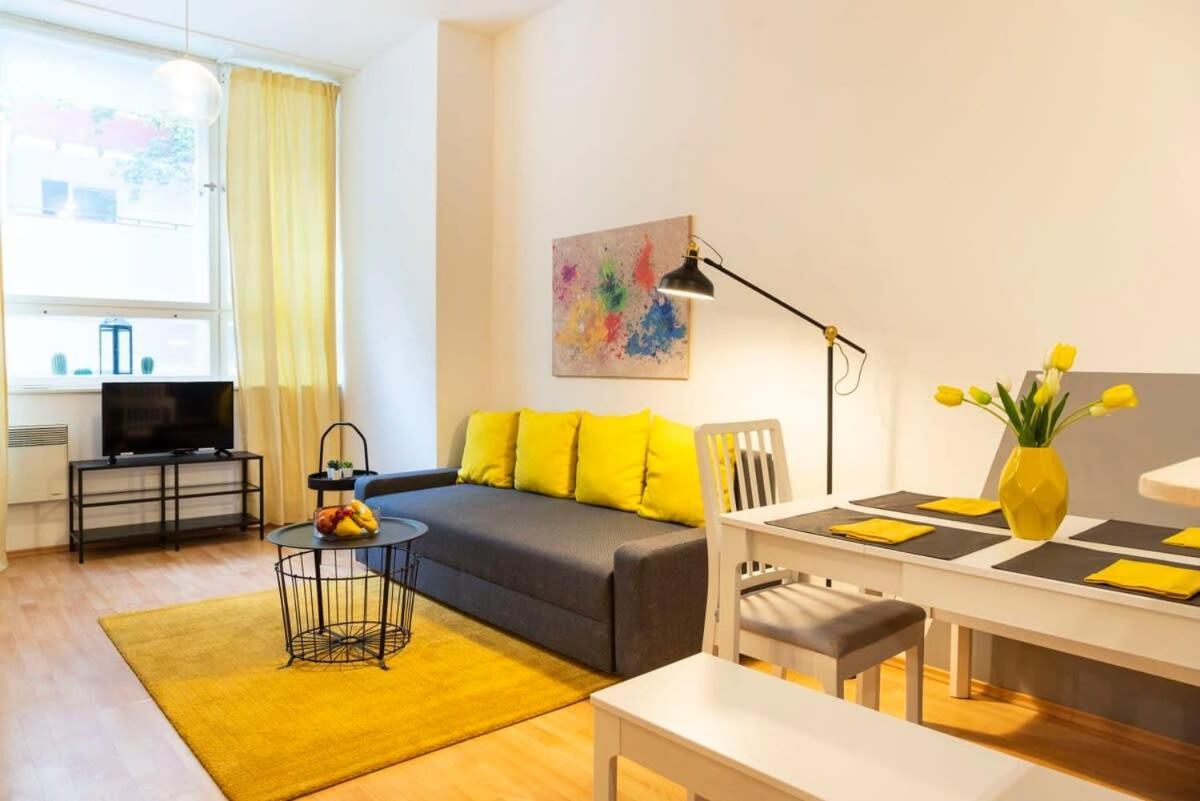 Cozy 2 Room Apartment Next To Hermannstrasse Берлин Экстерьер фото