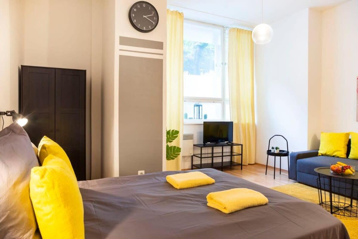 Cozy 2 Room Apartment Next To Hermannstrasse Берлин Экстерьер фото