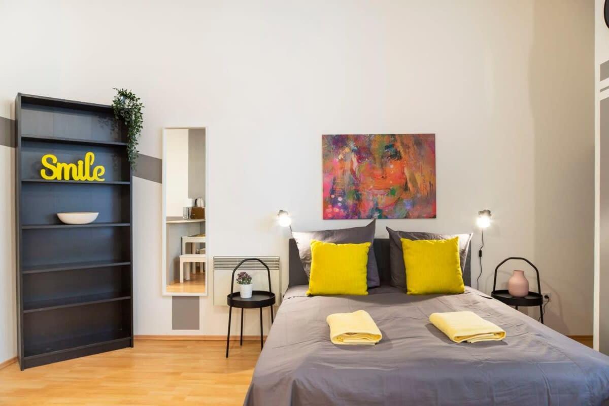 Cozy 2 Room Apartment Next To Hermannstrasse Берлин Экстерьер фото