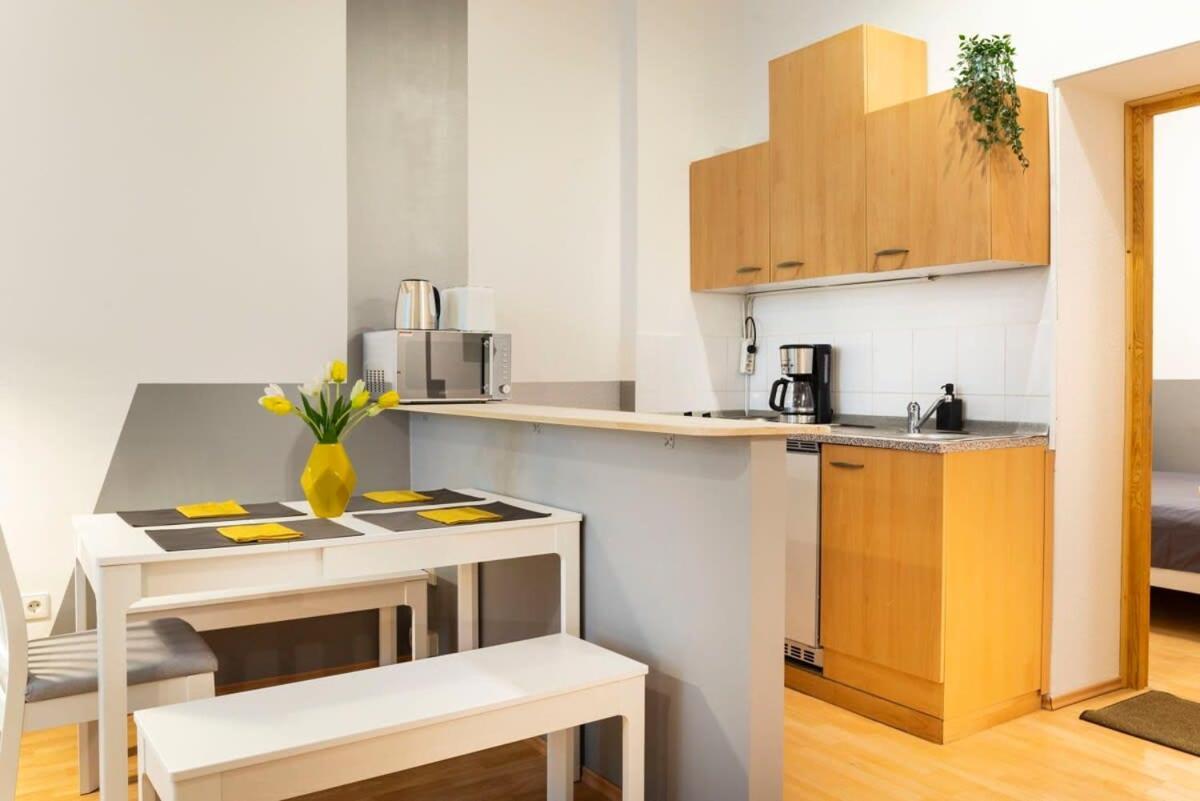 Cozy 2 Room Apartment Next To Hermannstrasse Берлин Экстерьер фото