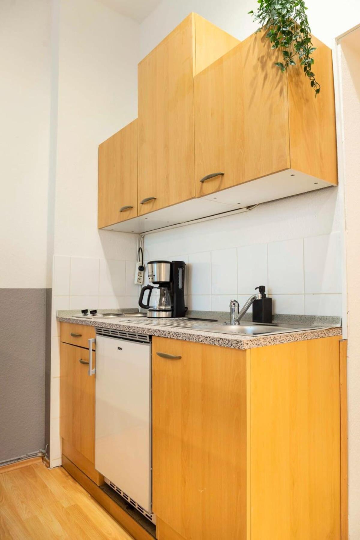 Cozy 2 Room Apartment Next To Hermannstrasse Берлин Экстерьер фото